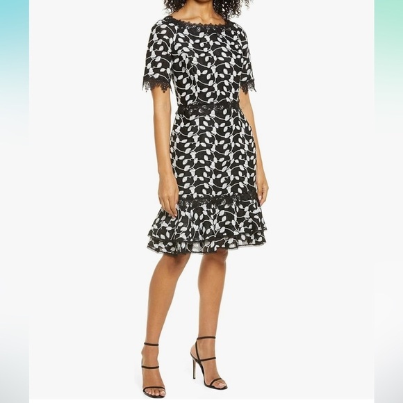 EUC - SHANI - Off the Shoulder Dress - Black/White - size 6 - Picture 2 of 6